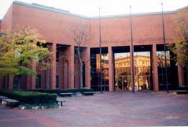 [photo, Courthouse, 100 West Patrick St., Frederick, Maryland]