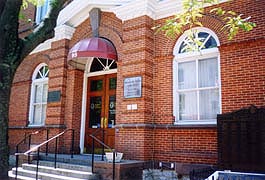 [photo, Courthouse entrance, 95 West Washington St. Hagerstown, Maryland]